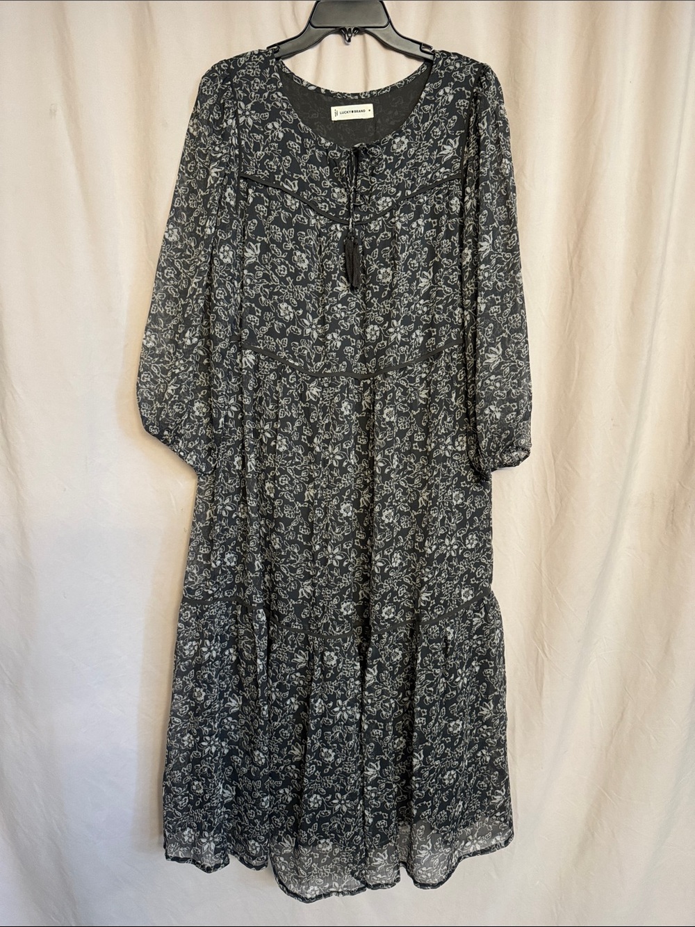 Lucky Brand  Floral Tie front Neck Maxi Dress, Size M, Color Gray/Beige/White